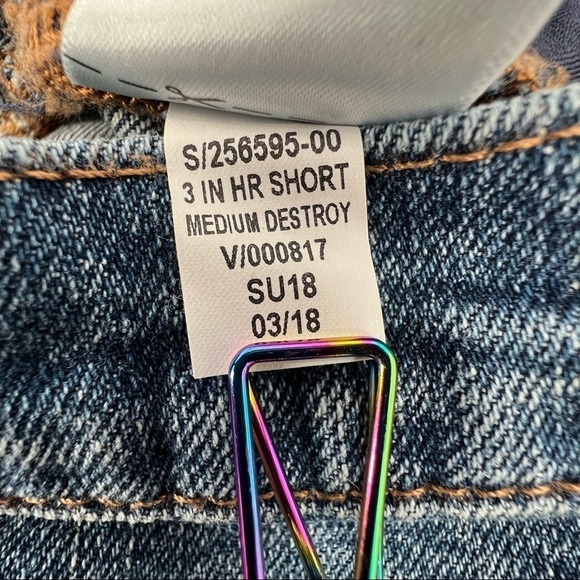 GAP 3" Cut Off Denim Jean Shorts Size 29 Women's - Picture 11 of 11